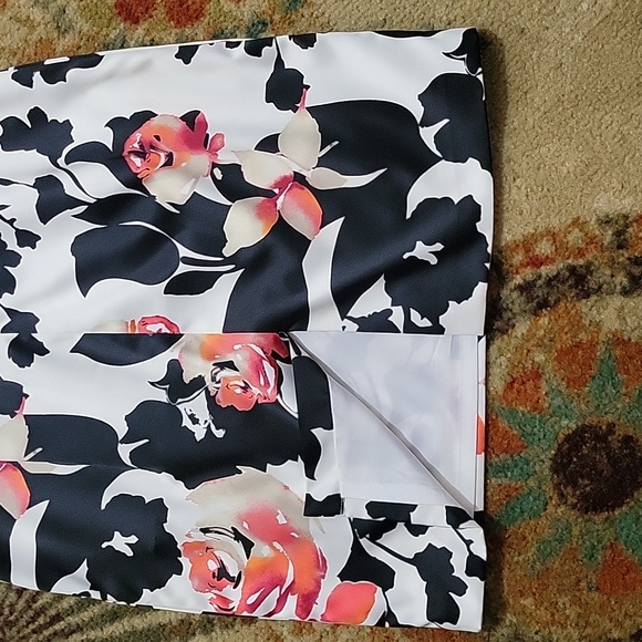 WHBM Foral Floral Dress - Picture 5 of 10